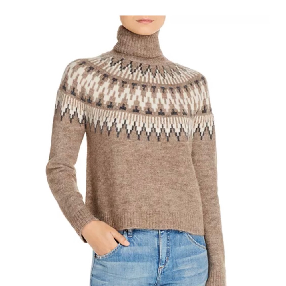 Line and dot turtleneck sweater